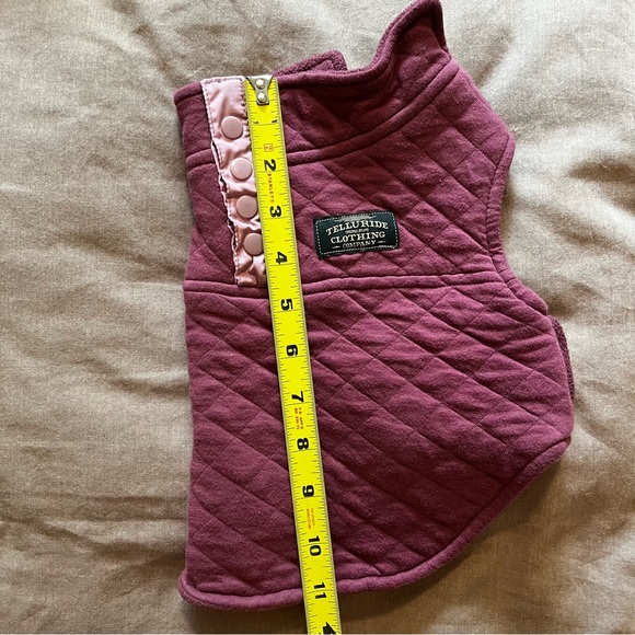 Telluride Clothing | Quilted Dog Blanket - Picture 9 of 11